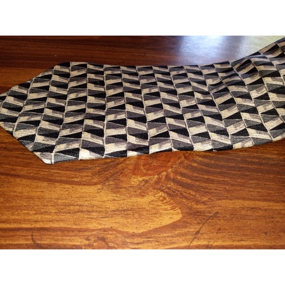 GEOFFREY BEENE Beige/BLack/Triangle Geometric Silk TIE USA DESIGNER - Picture 3 of 7